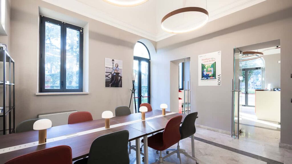 Image 3 of the gallery