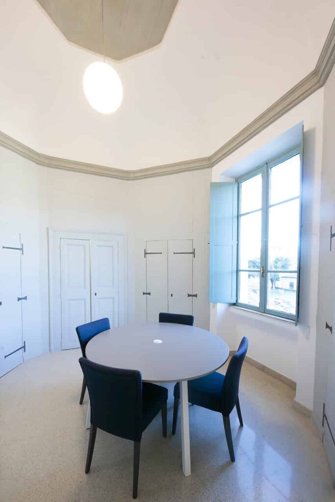 Image 7 of the gallery