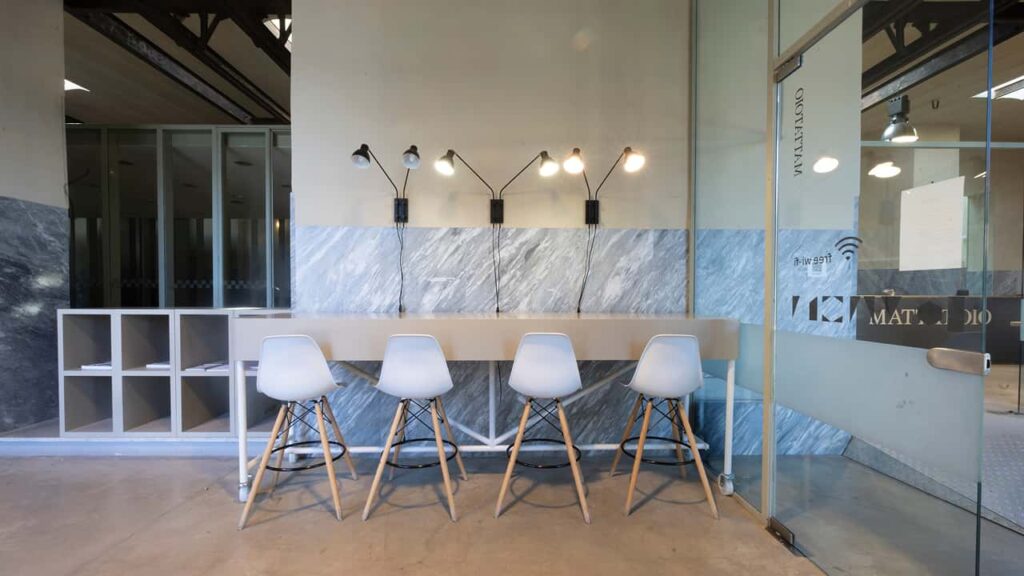 Image 3 of the gallery