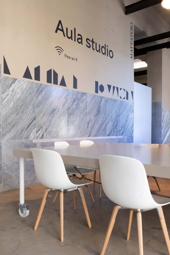 Image 4 of the gallery