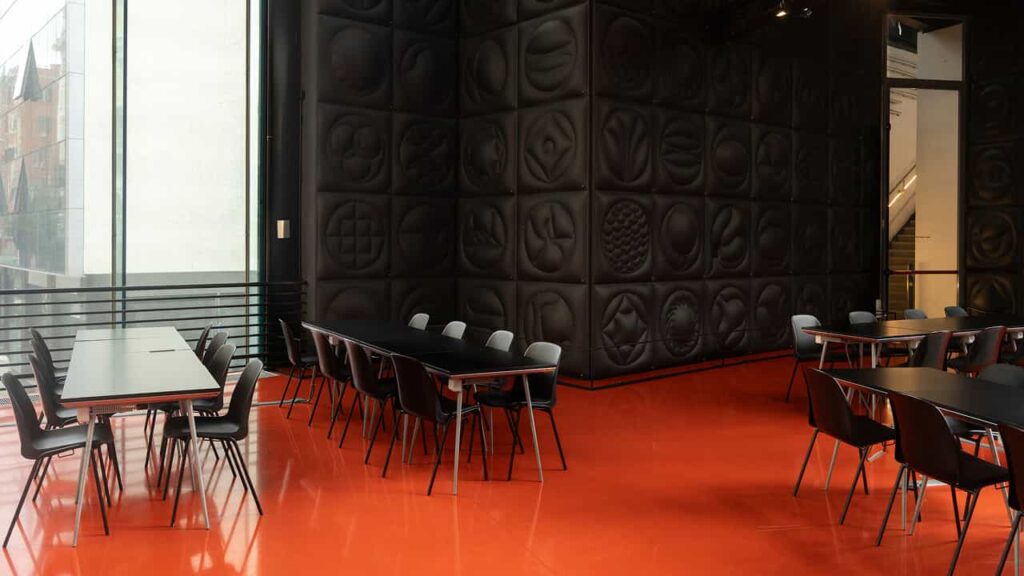 Image 17 of the gallery