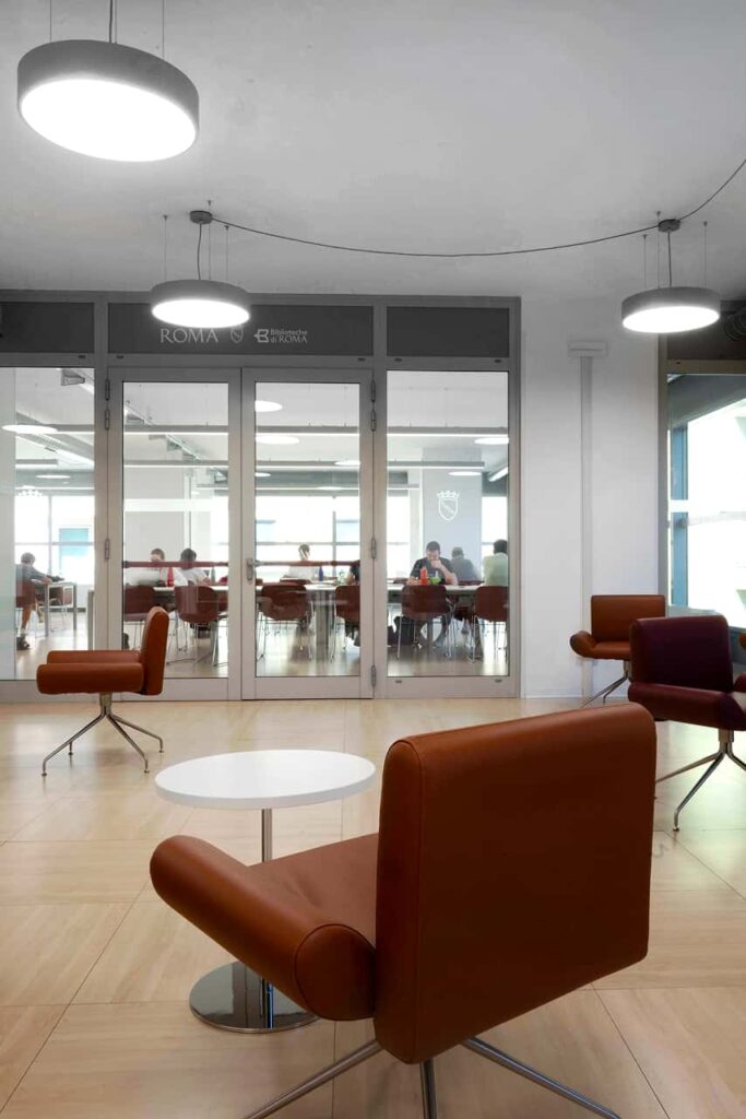 Image 4 of the gallery