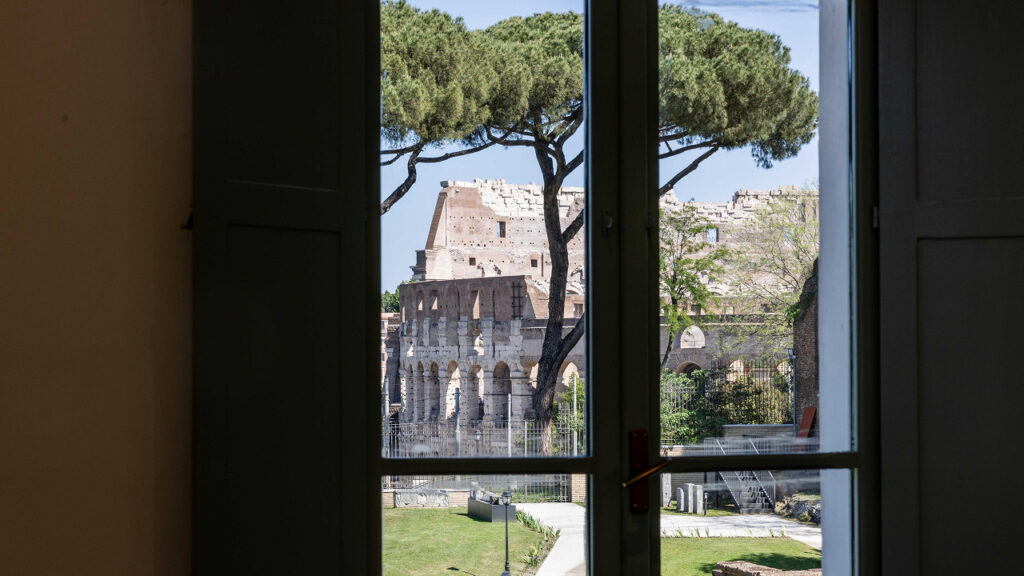 Image 4 of the gallery